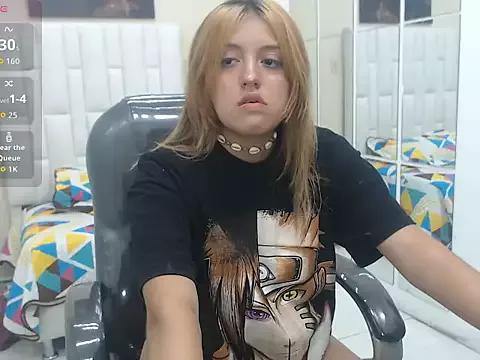 Discover our girls online shows and discover the company of countless livestreamers, with stunning shapes, sex toys and more.