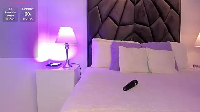 Eimy_chloe from StripChat is Freechat