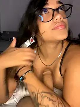 ElaEndez_ from StripChat