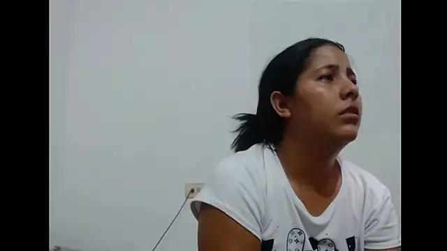 Elainne23 webcams show profile image 