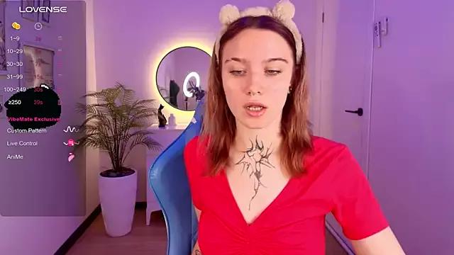 Discover our girls online shows and discover the company of countless livestreamers, with stunning shapes, sex toys and more.
