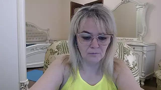 EleanoraDream from StripChat
