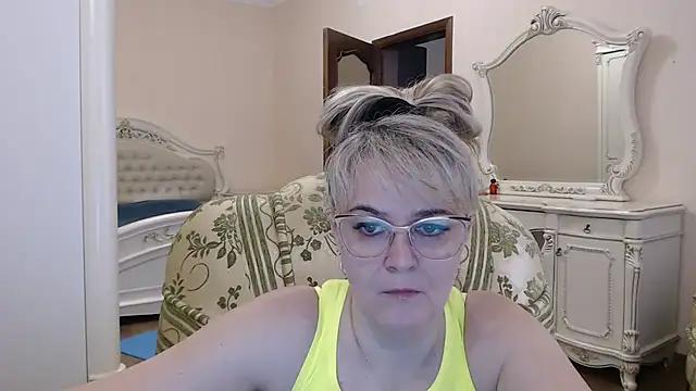 EleanoraDream from StripChat