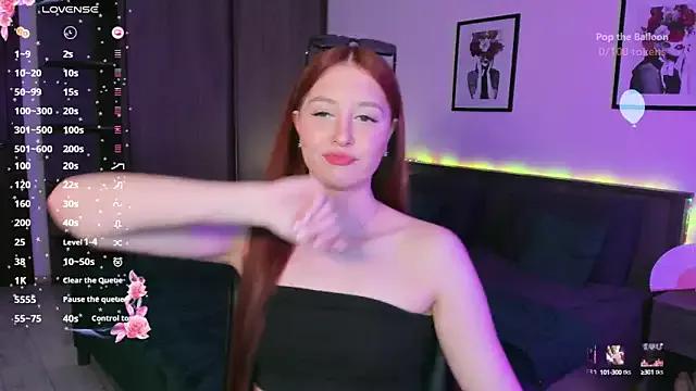 EleanorePeach from StripChat