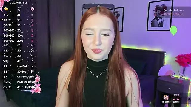 EleanorePeach from StripChat