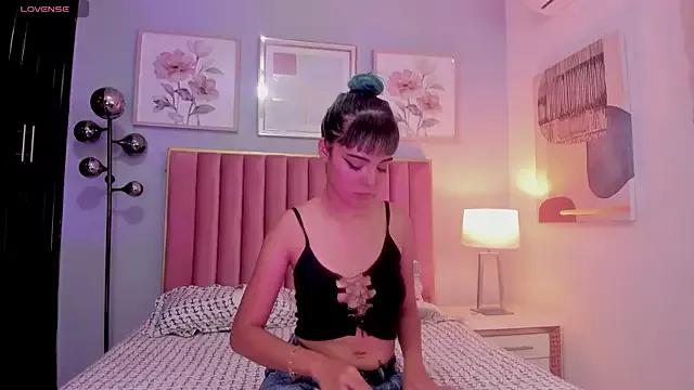 ELEKTRA_BLUE_ from StripChat