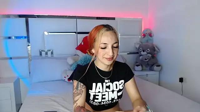 ElektraRous from StripChat