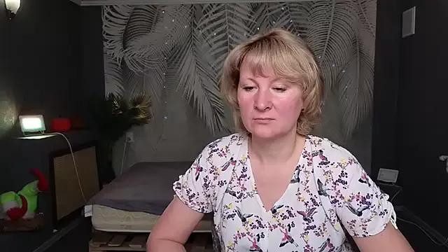 Elen_Blush from StripChat