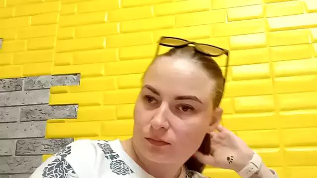 ElenaMaeer from StripChat