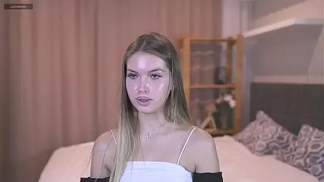 EleneDrews from StripChat