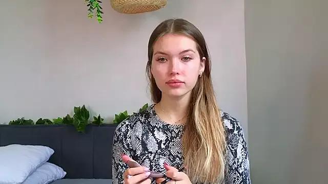 EleneDrews from StripChat
