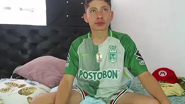 elfernh from StripChat is Freechat