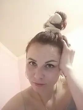 Discover our girls online shows and discover the company of countless livestreamers, with stunning shapes, sex toys and more.