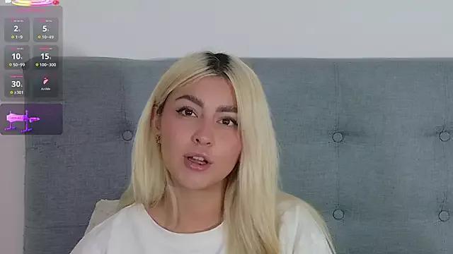 Elina_Hills from StripChat is Freechat