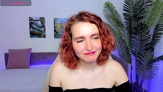 Discover our girls online shows and discover the company of countless livestreamers, with stunning shapes, sex toys and more.
