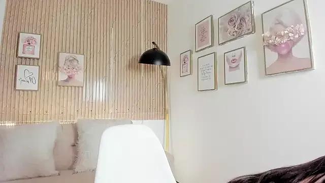 Eliz_jane from StripChat is Freechat
