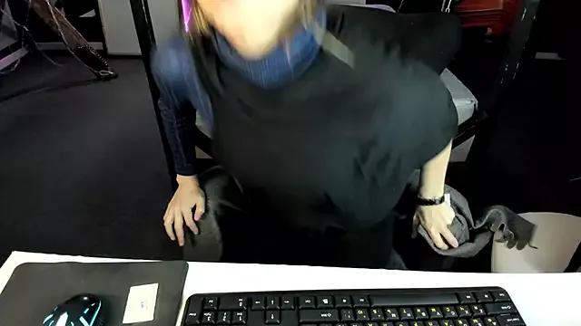 Photos of Elizabe_th from StripChat is Private