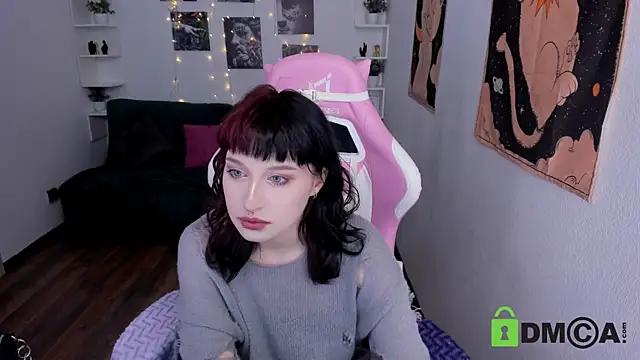 Discover our girls online shows and discover the company of countless livestreamers, with stunning shapes, sex toys and more.