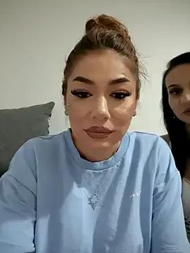 Discover our girls online shows and discover the company of countless livestreamers, with stunning shapes, sex toys and more.