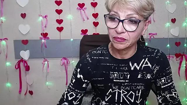 EllaBonito from StripChat