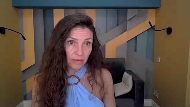 EllaLong from StripChat