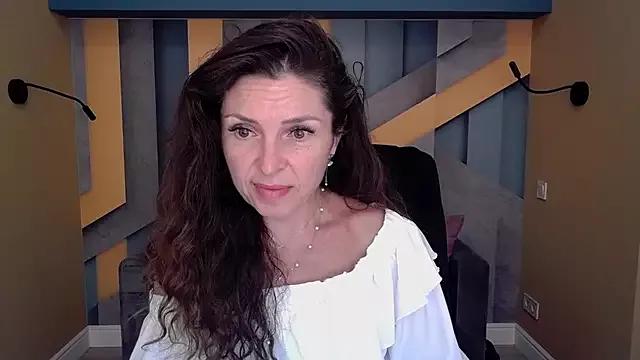 EllaLong from StripChat