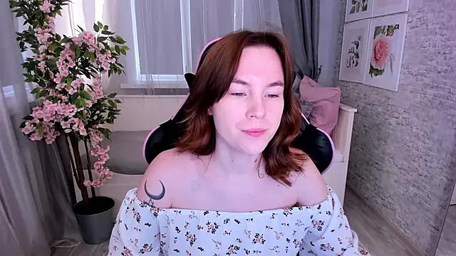 EllaSmithh from StripChat
