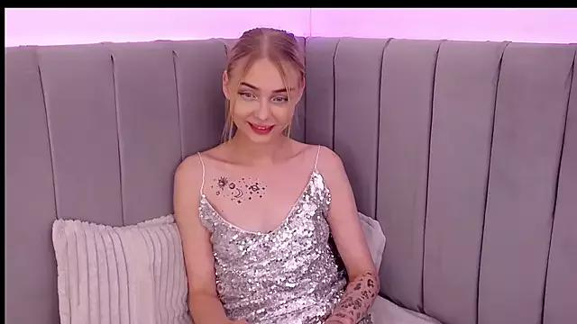 ElleNina from StripChat is Freechat