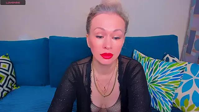 EllenMoore from StripChat