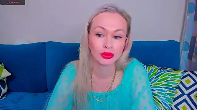 EllenMoore from StripChat