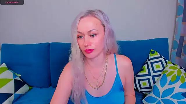 EllenMoore from StripChat