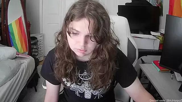 Elli-Ixby from StripChat is Freechat