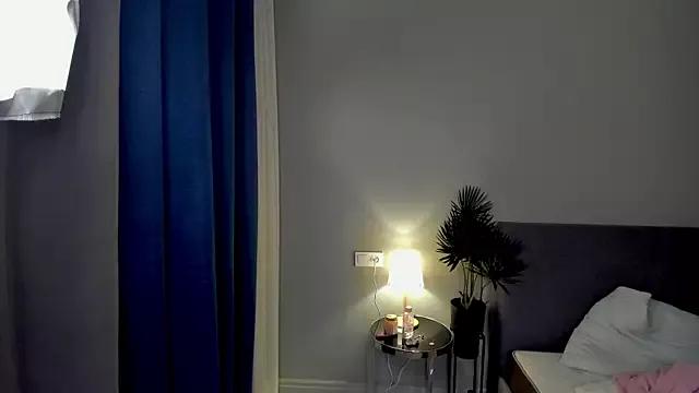 Elli_Lourence from StripChat