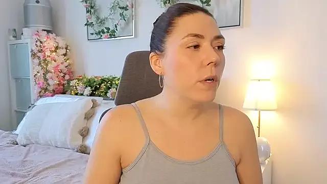 Ellie-L-Elizabeth from StripChat
