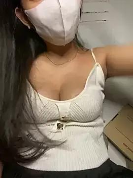 ELLIE_ELLIE from StripChat