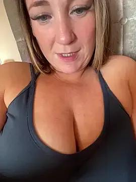 Ellie_lush_curves from StripChat