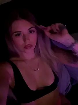 EllieEllxx from StripChat