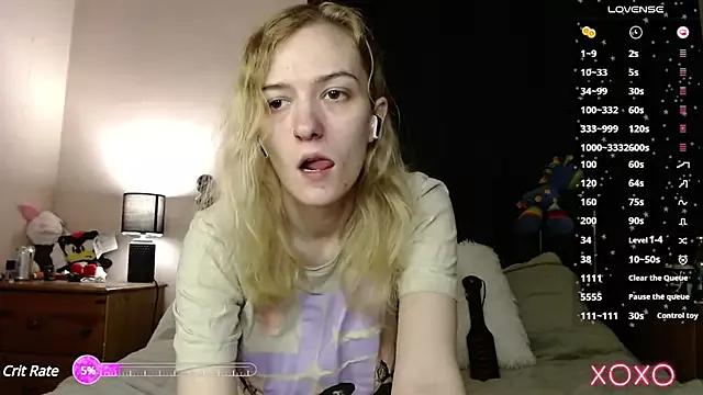 EllieeRose from StripChat
