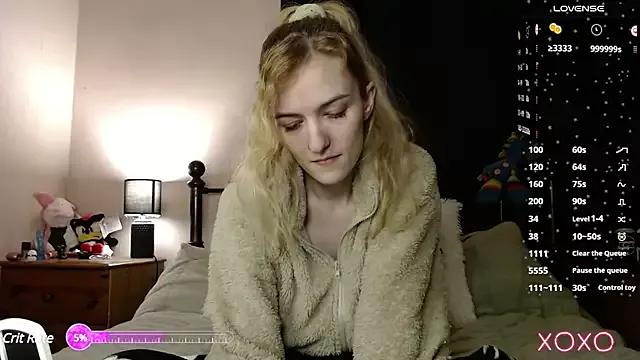 EllieeRose from StripChat