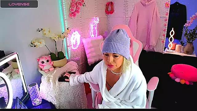 EllieKarrX from StripChat