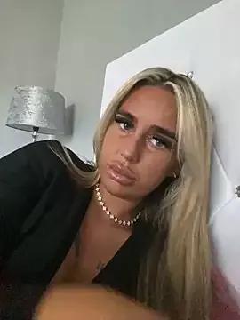 EllieMaeBaby from StripChat