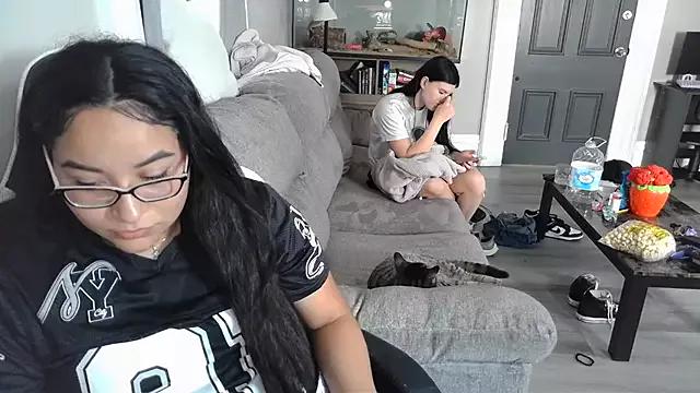 Elliewgfs from StripChat