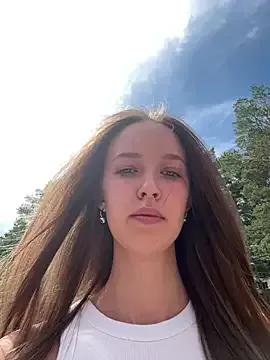 ElliRose from StripChat is Freechat