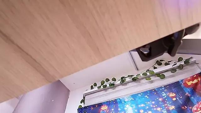 ellisrossi from StripChat