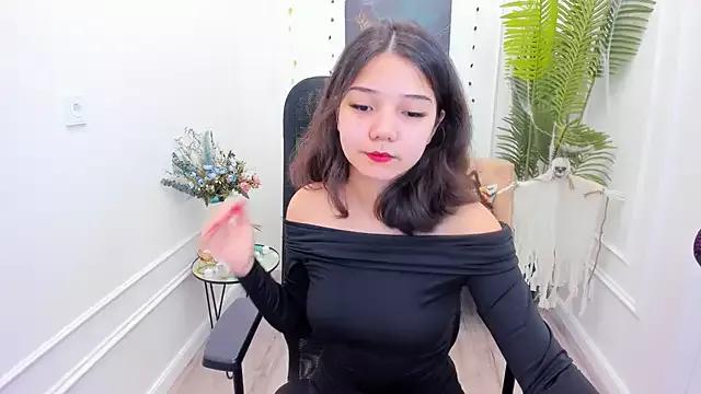 ElliVensda from StripChat