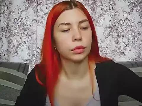 ElllaNuar from StripChat