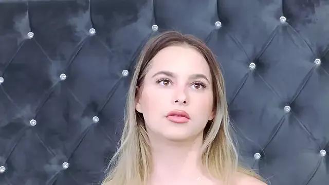 Ellsa_Jean_ from StripChat