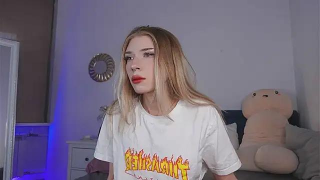 Elly_Clark from StripChat