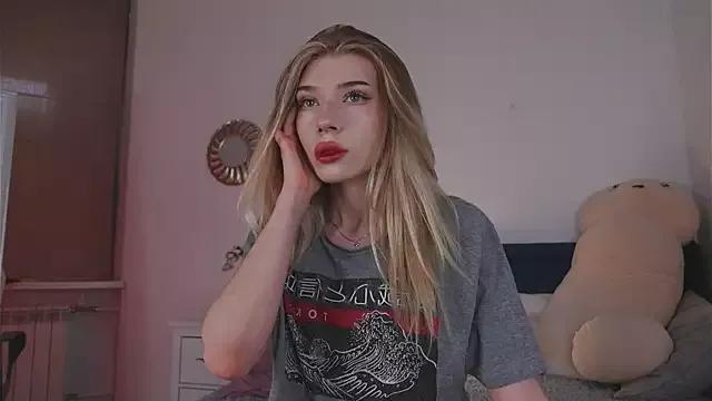 Elly_Clark from StripChat