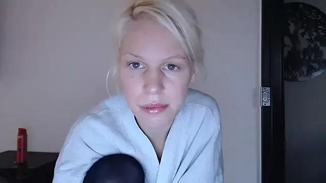 ElssaRush from StripChat